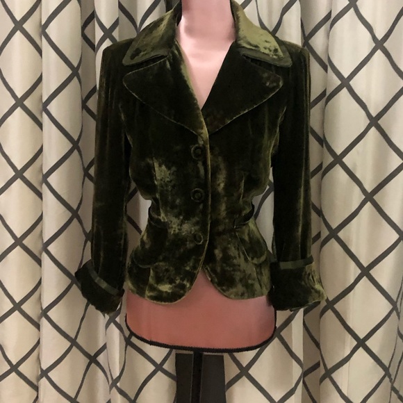 Blazer - Picture 3 of 4